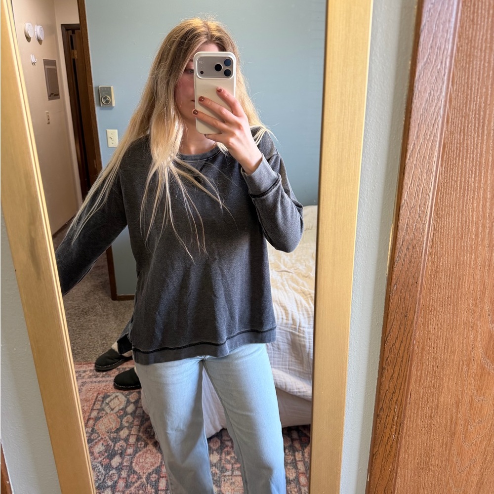 American Eagle Outfitters Charcoal Gray Pullover Sweatshirt